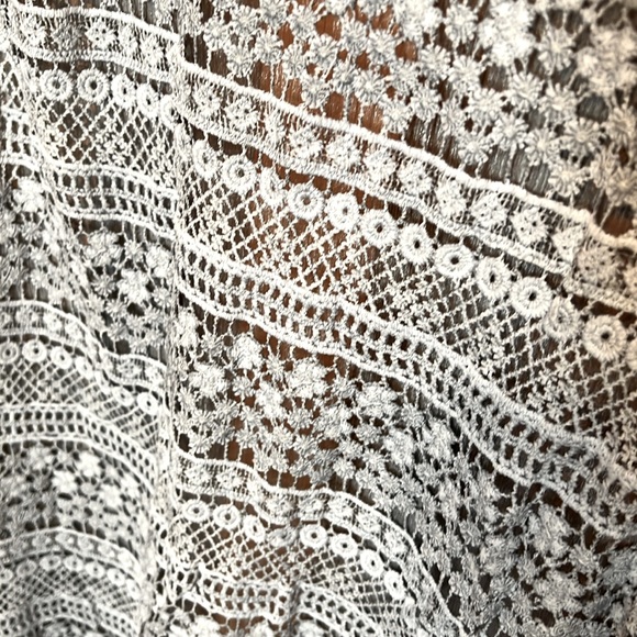 Sleeveless elegant shawl size medium - Picture 3 of 8